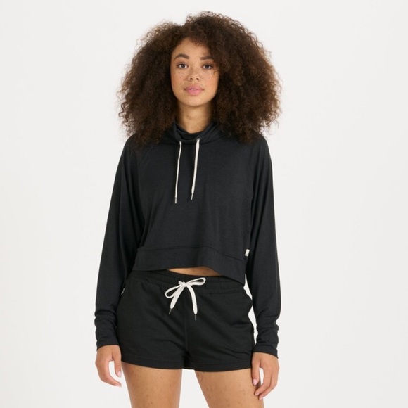 Vuori Halo Crop Funnel Neck Hoodie In Black - Picture 1 of 9